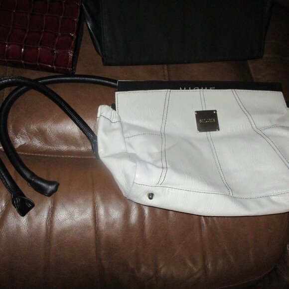 Miche Classic Convertible Handbag Base & 1 Shell - Picture 6 of 7